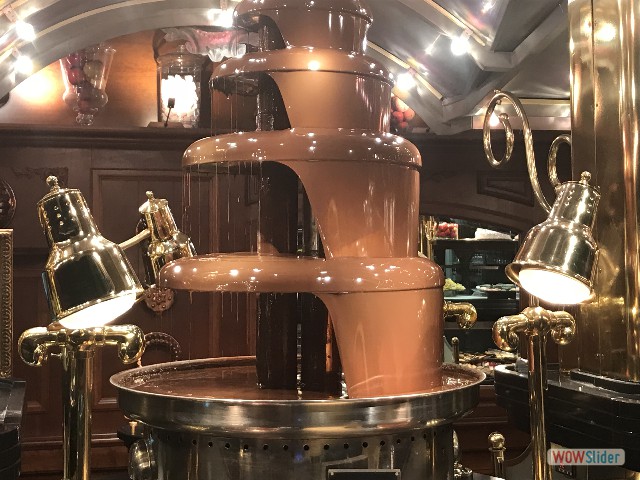 1138_Narbonne, Grands Buffets