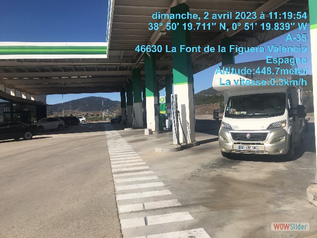 37b_Pause et carburant