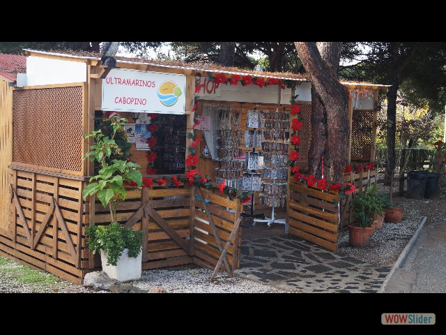 58_Cabopino, petit magasin