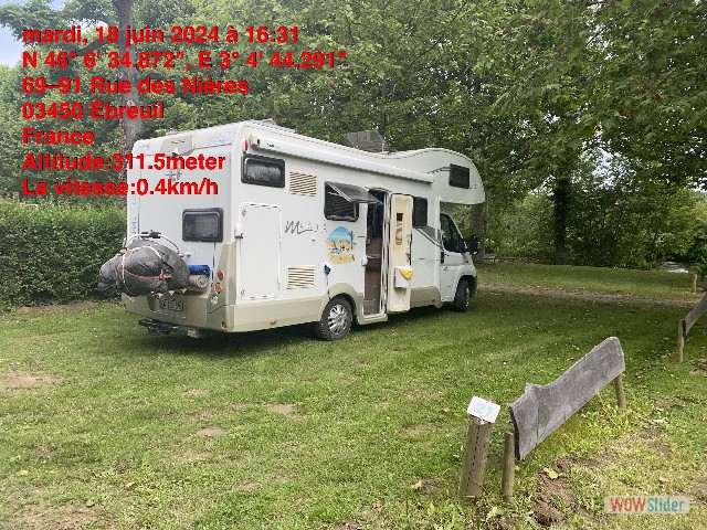 25_Emplacement camping