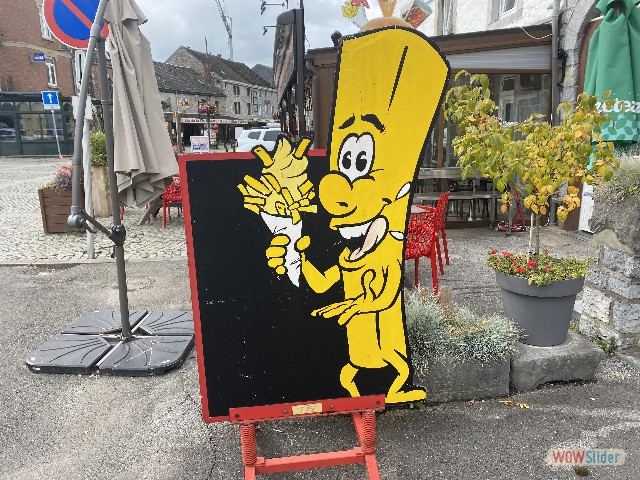 25_Han-sur-Lesse, miam miam