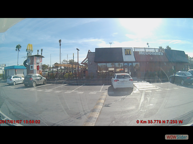 225c_Sur la route un bon resto 225c_Sur la route un bon resto