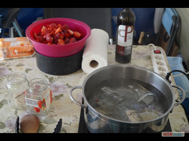 844_Préparation confiture de fraises 844_Préparation confiture de fraises