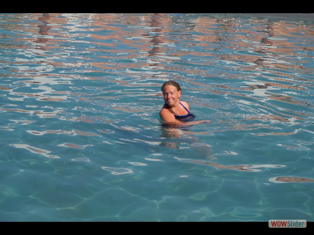 858_Isabelle à la piscine 858_Isabelle à la piscine