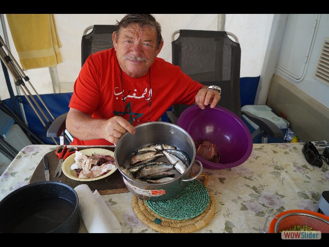 1271_Takat, préparation sardinade