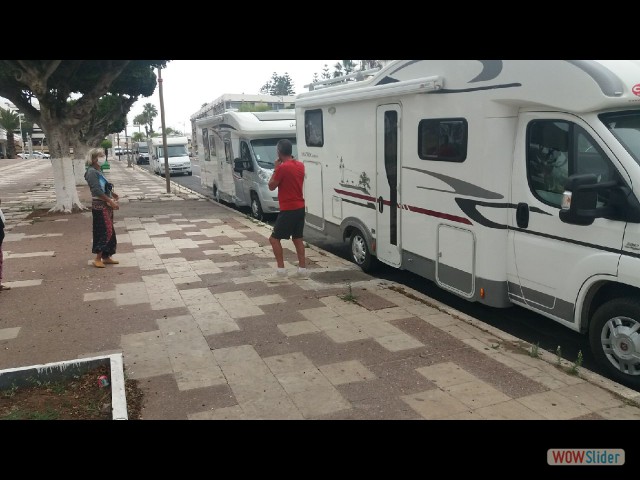1426_Agadir, devant Marjane