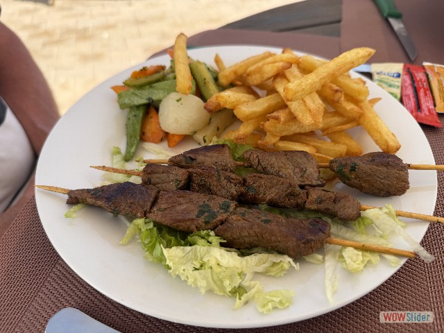 19_on mange au camping la Palmeraie