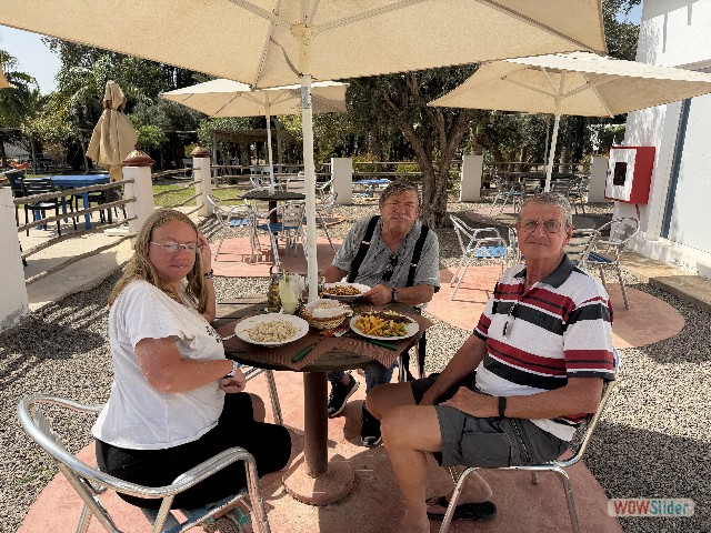 20_on mange au camping la Palmeraie
